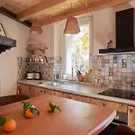 بيت للعطل Redhouse Pesina كوسترمانو