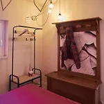بيت للعطل Redhouse Pesina كوسترمانو
