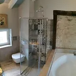 بيت للعطل Redhouse Pesina كوسترمانو