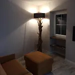 Redhouse Pesina بيت للعطل *