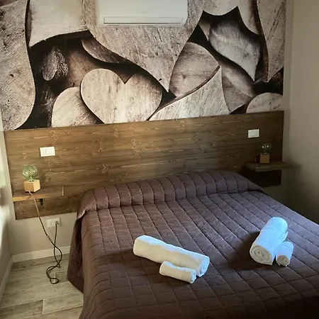 Redhouse Pesina Costermano