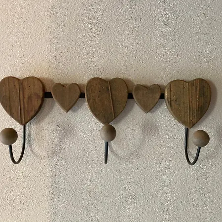 Redhouse Pesina Feriehus *