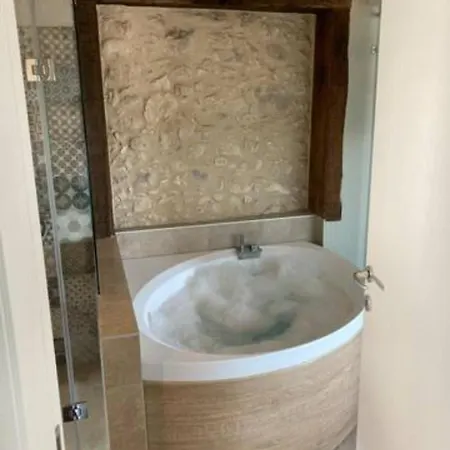 Feriehus Redhouse Pesina