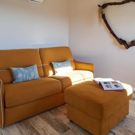 Redhouse Pesina Ferienhaus *