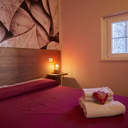 Redhouse Pesina Ferienhaus