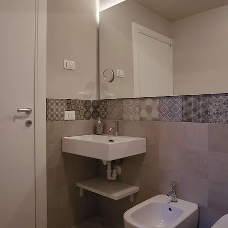 Redhouse Pesina Costermano