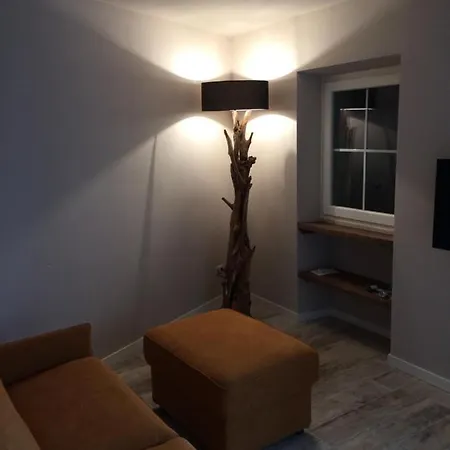 Redhouse Pesina Feriehus *