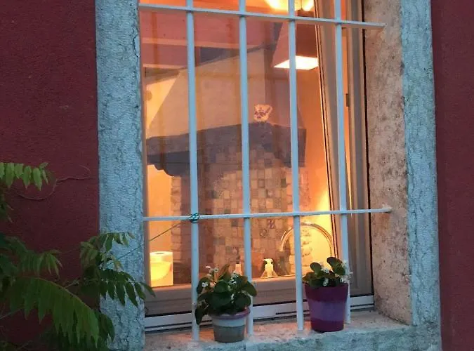 Ferienhaus Redhouse Pesina *