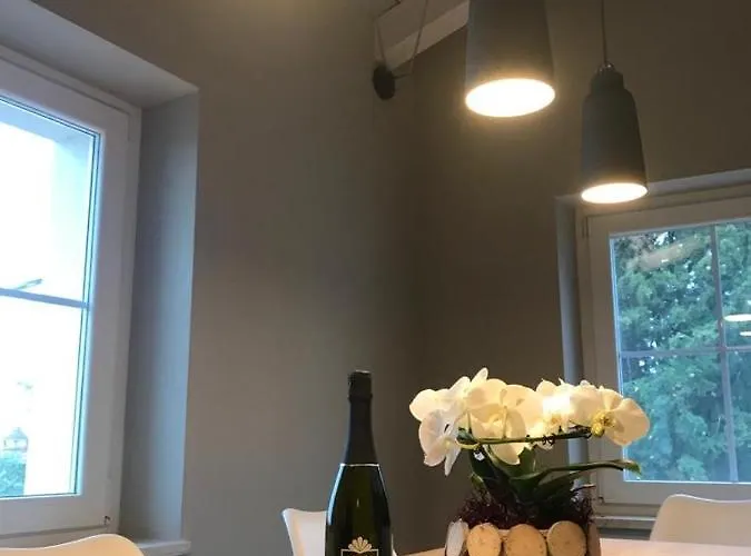 Ferienhaus Redhouse Pesina