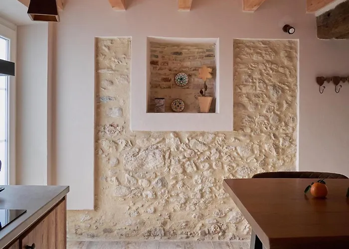 Ferienhaus Redhouse Pesina