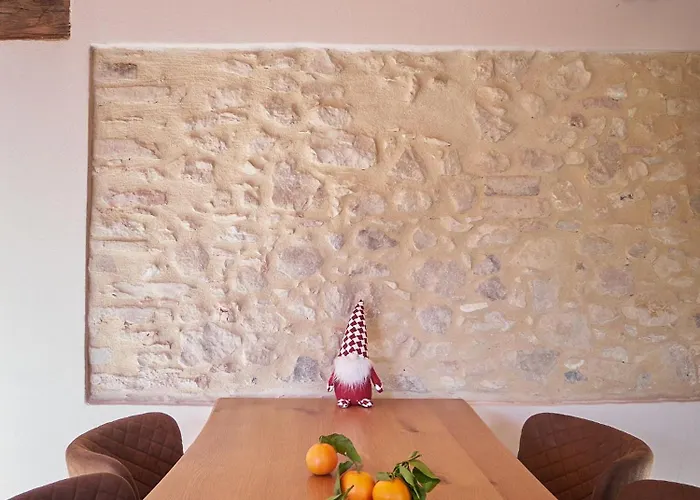 Ferienhaus Redhouse Pesina *