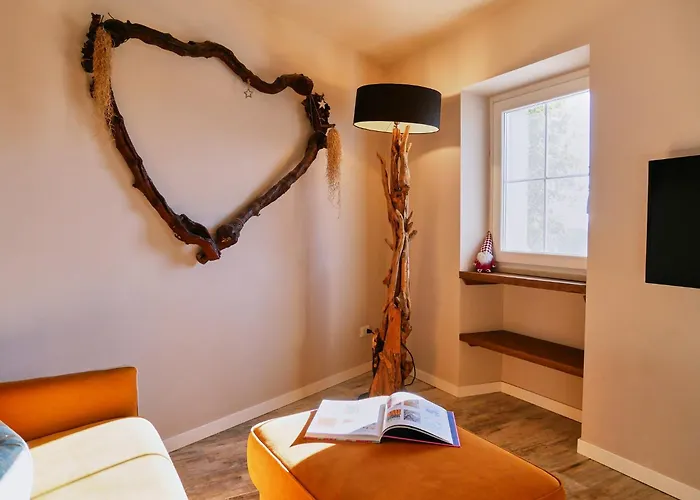 Ferienhaus Redhouse Pesina