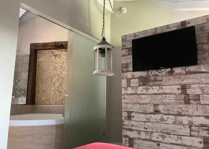 Redhouse Pesina Ferienhaus *