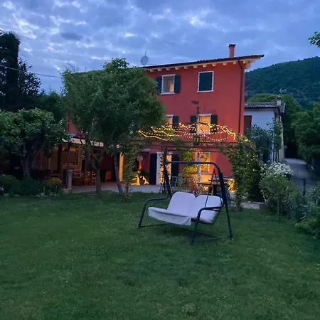 Redhouse Pesina Holiday home *