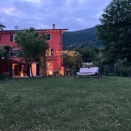 Redhouse Pesina Costermano