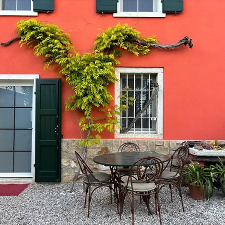 Redhouse Pesina