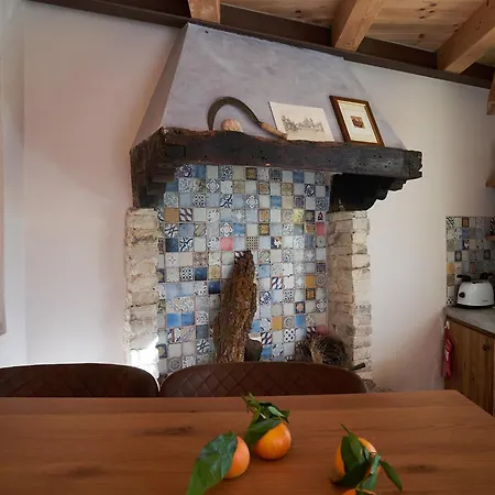 Redhouse Pesina Costermano