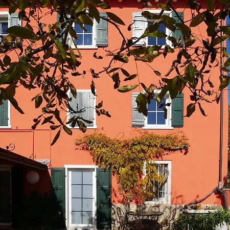 Redhouse Pesina Holiday home