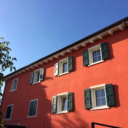 Redhouse Pesina Holiday home