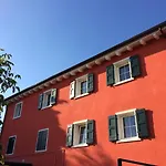 Redhouse Pesina Vakantiehuis