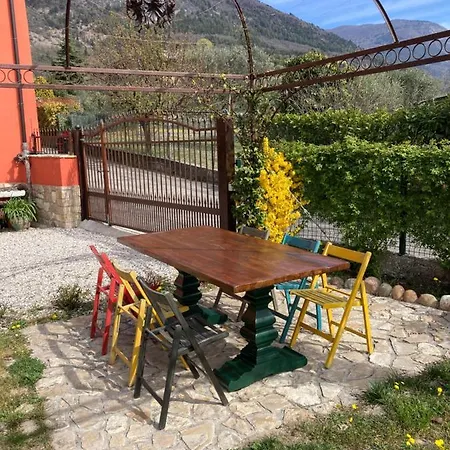 Redhouse Pesina Costermano