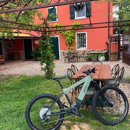 Redhouse Pesina Costermano